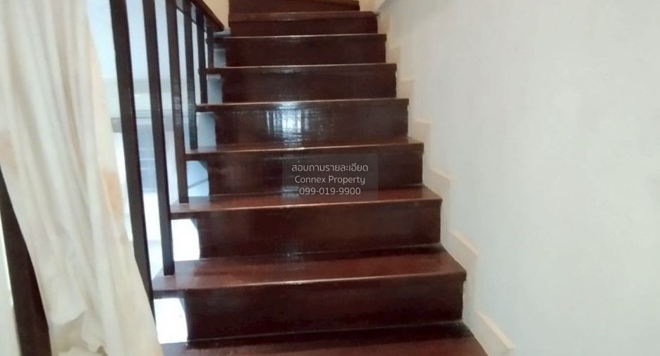 Reihenhaus zum Kauf mit 3 Zimmer in Phutthamonthon, Nakhon Pathom