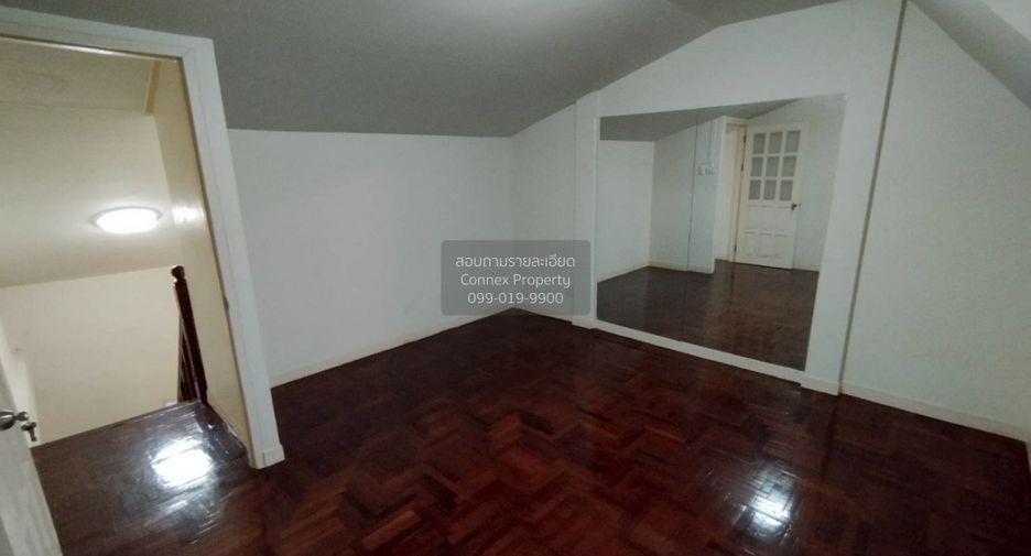 Reihenhaus zum Kauf mit 3 Zimmer in Phutthamonthon, Nakhon Pathom