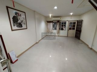Reihenhaus zum Kauf mit 3 Zimmer in Phutthamonthon, Nakhon Pathom