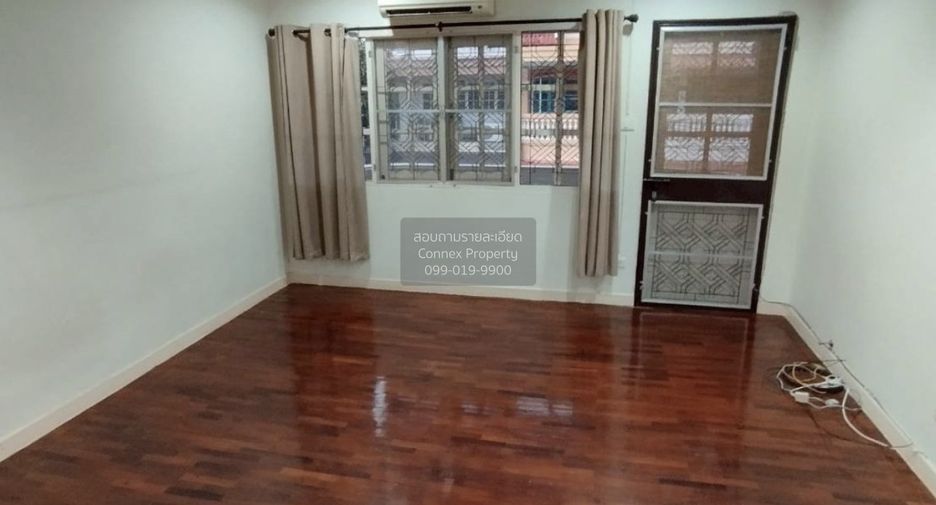 Reihenhaus zum Kauf mit 3 Zimmer in Phutthamonthon, Nakhon Pathom