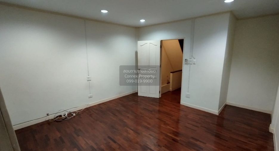 Reihenhaus zum Kauf mit 3 Zimmer in Phutthamonthon, Nakhon Pathom