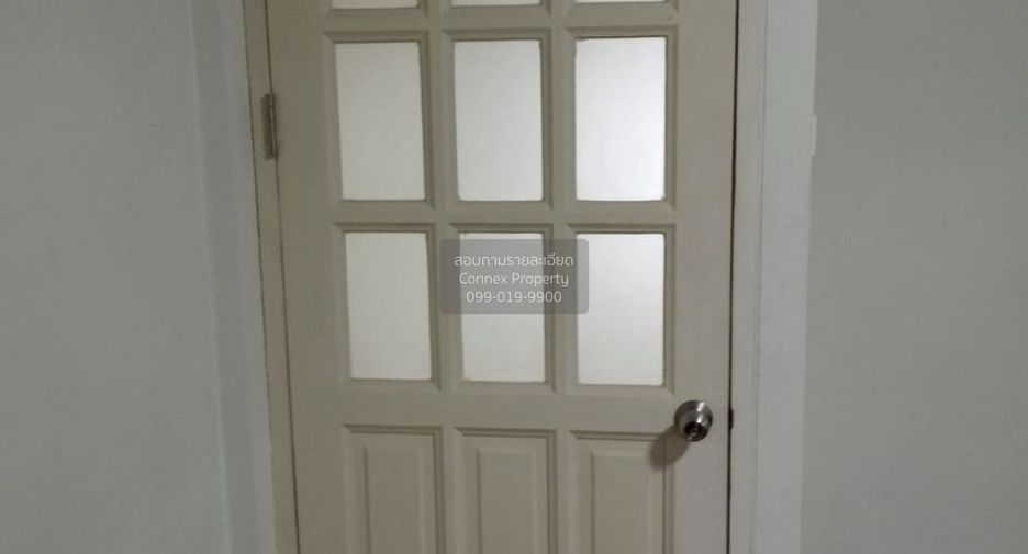 Reihenhaus zum Kauf mit 3 Zimmer in Phutthamonthon, Nakhon Pathom