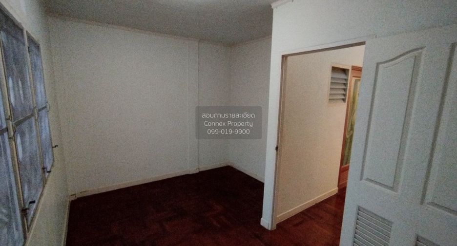 Reihenhaus zum Kauf mit 3 Zimmer in Phutthamonthon, Nakhon Pathom