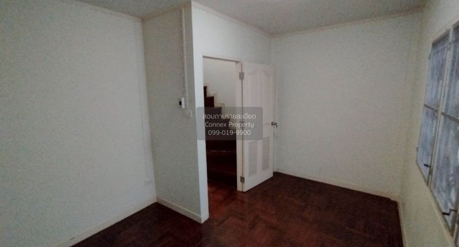 Reihenhaus zum Kauf mit 3 Zimmer in Phutthamonthon, Nakhon Pathom