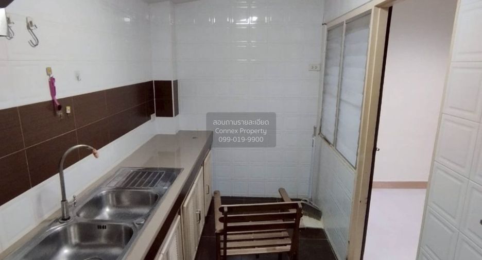 Reihenhaus zum Kauf mit 3 Zimmer in Phutthamonthon, Nakhon Pathom