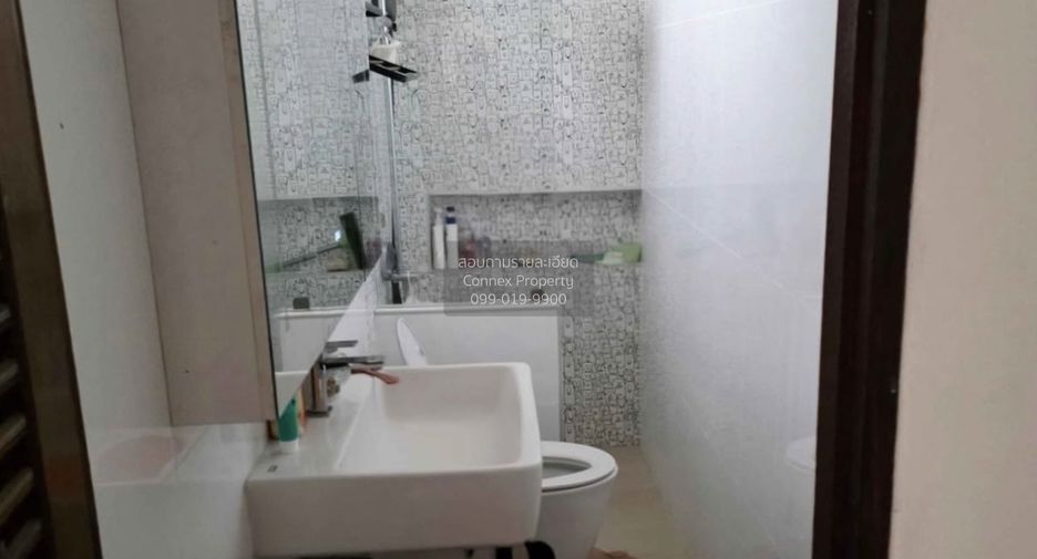 Casa adosada en venta de 3 habitaciones en Bangkok Noi, Bangkok