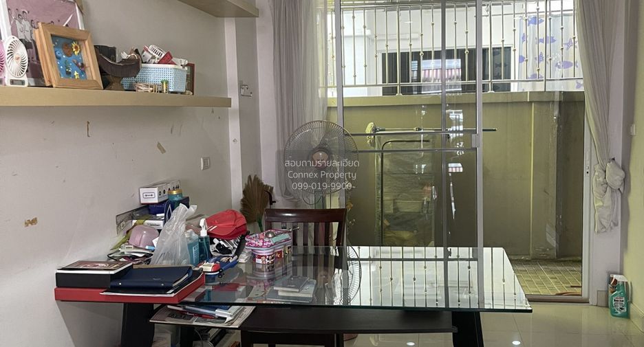 Casa adosada en venta de 3 habitaciones en Chom Thong, Bangkok