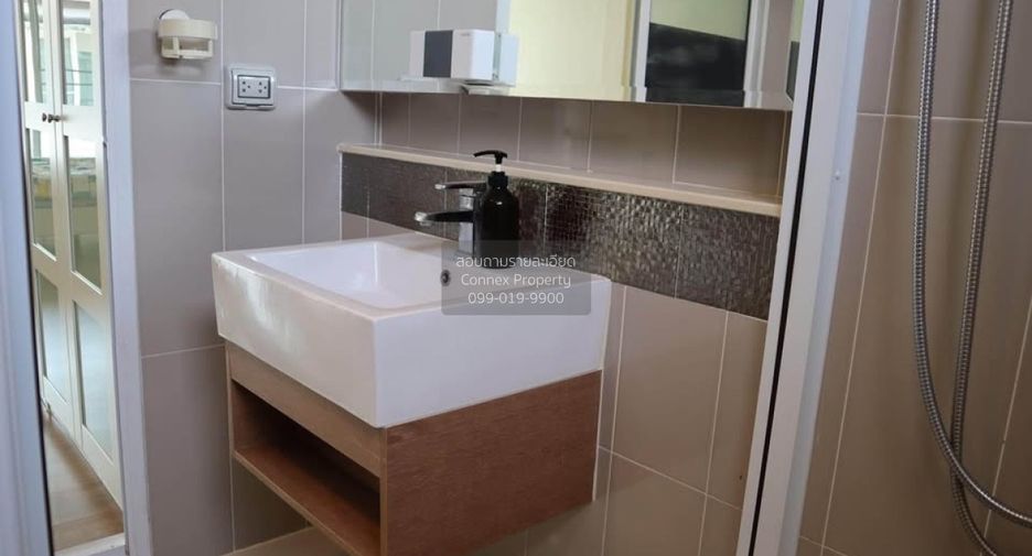 Casa adosada en venta de 3 habitaciones en Chom Thong, Bangkok