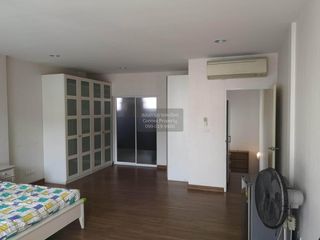 Casa adosada en venta de 3 habitaciones en Chom Thong, Bangkok