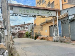 Casa adosada en venta de 3 habitaciones en Pak Kret, Nonthaburi