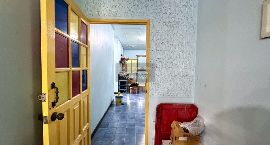 For sale 3 bedrooms townhouse in Nong Khaem, Bangkok