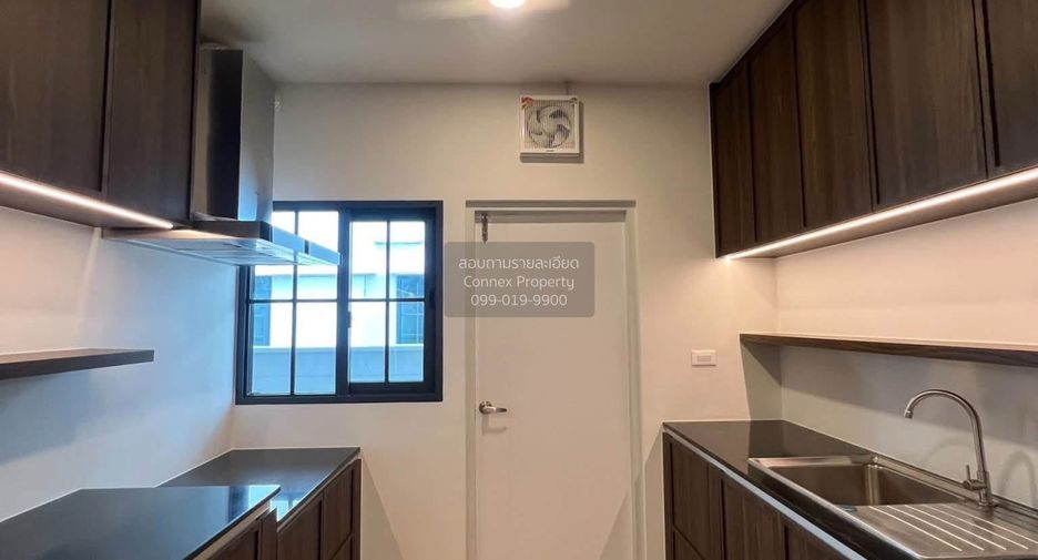 Casa en venta de 4 habitaciones en Bang Phli, Samut Prakan