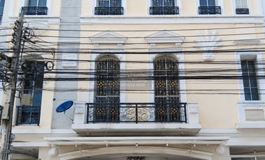 For sale 5 bedrooms townhouse in Chatuchak, Bangkok