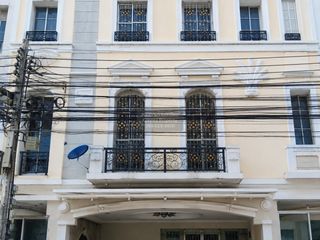 For sale 5 bedrooms townhouse in Chatuchak, Bangkok