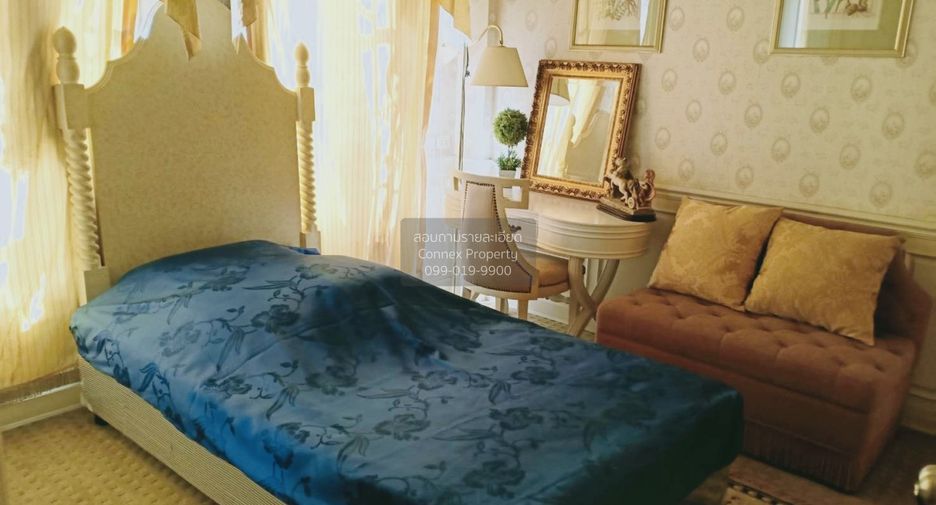 For sale 5 bedrooms townhouse in Chatuchak, Bangkok