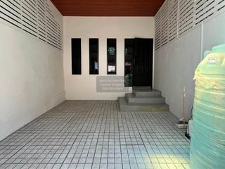 Casa adosada en venta de 4 habitaciones en Bang Bon, Bangkok