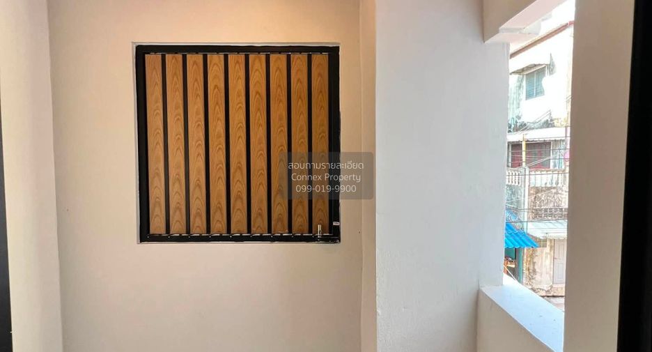 Casa adosada en venta de 4 habitaciones en Bang Bon, Bangkok