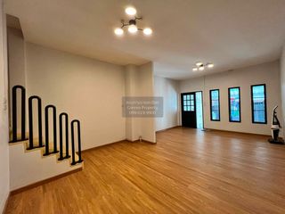 Casa adosada en venta de 4 habitaciones en Bang Bon, Bangkok