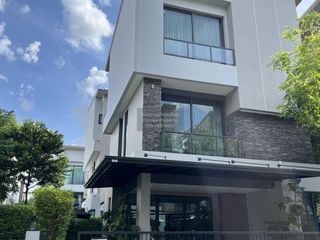À vendre 4 chambres maison à Lat Phrao, Bangkok