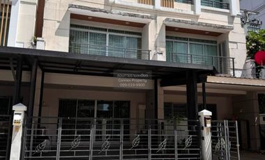 For sale 3 bedrooms townhouse in Chatuchak, Bangkok