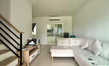 Casa adosada en venta de 3 habitaciones en Bang Yai, Nonthaburi