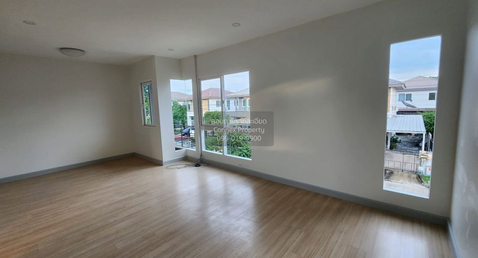 À vendre 3 chambres maison à Bang Khun Thian, Bangkok