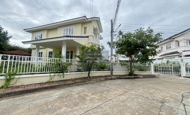 Haus zum Kauf mit 5 Zimmer in Bang Khun Thian, Bangkok
