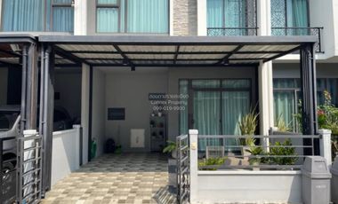 Casa adosada en venta de 3 habitaciones en Bang Yai, Nonthaburi