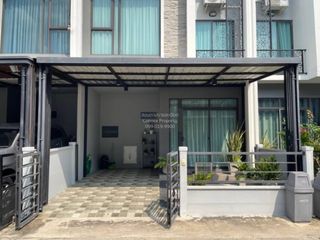 Casa adosada en venta de 3 habitaciones en Bang Yai, Nonthaburi