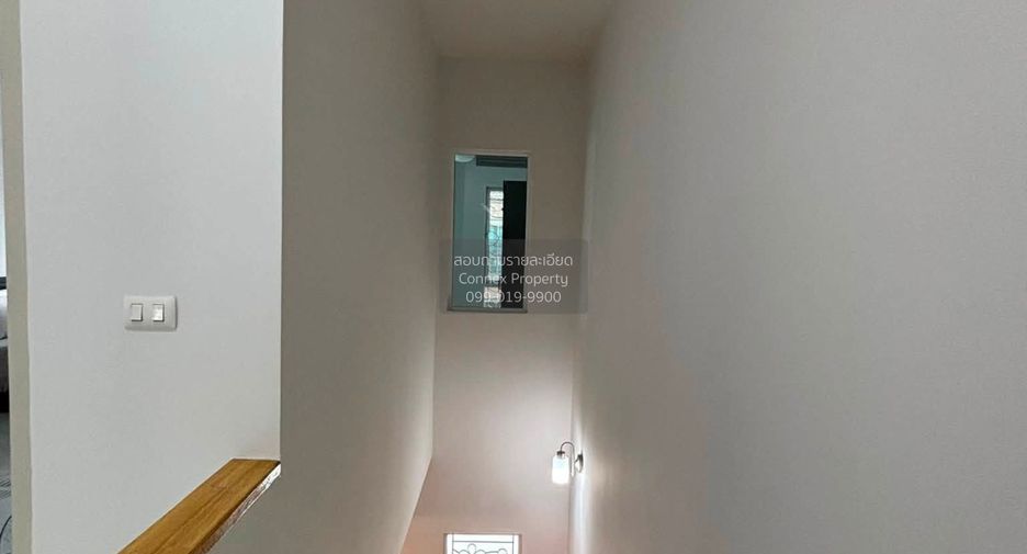 Casa adosada en venta de 3 habitaciones en Bang Yai, Nonthaburi