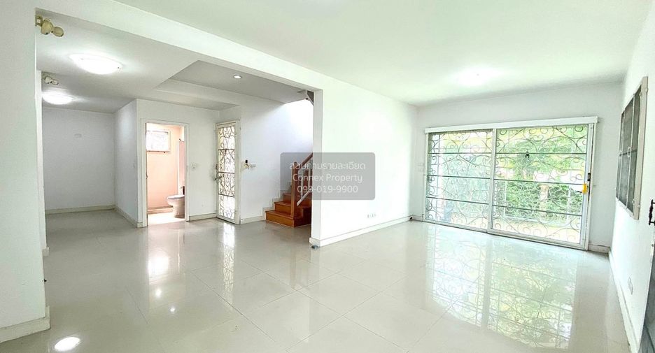 出售 3 卧室 独立屋 在 Mueang Pathum Thani, Pathum Thani