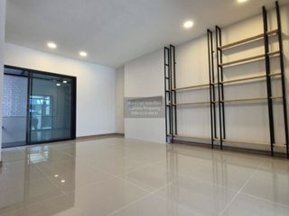 Casa adosada en venta de 3 habitaciones en Bang Bua Thong, Nonthaburi