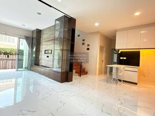 À vendre 3 chambres maison à Saphan Sung, Bangkok