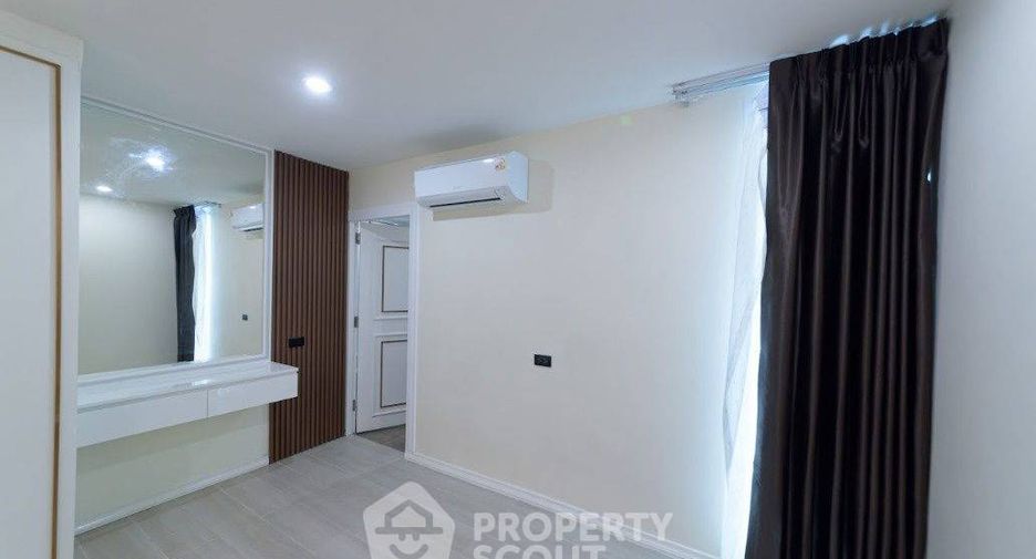 For rent 3 bedrooms condo in Khlong Toei, Bangkok