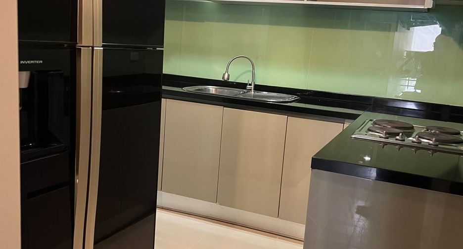 For rent 3 bedrooms condo 