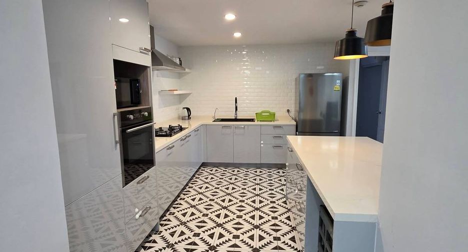 Condo en alquiler de 2 habitaciones en Watthana, Bangkok
