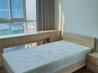 Condo en alquiler de 2 habitaciones en Huai Khwang, Bangkok