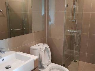 Condo en alquiler de 2 habitaciones en Huai Khwang, Bangkok