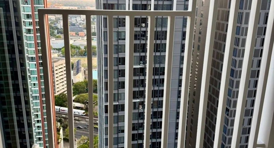 For rent 1 bed condo in Khlong Toei, Bangkok