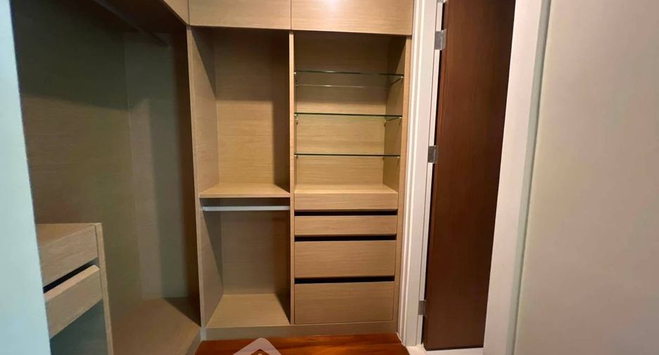 ให้เช่า 3 ห้องนอน คอนโด ใน คลองเตย, กรุงเทพฯ