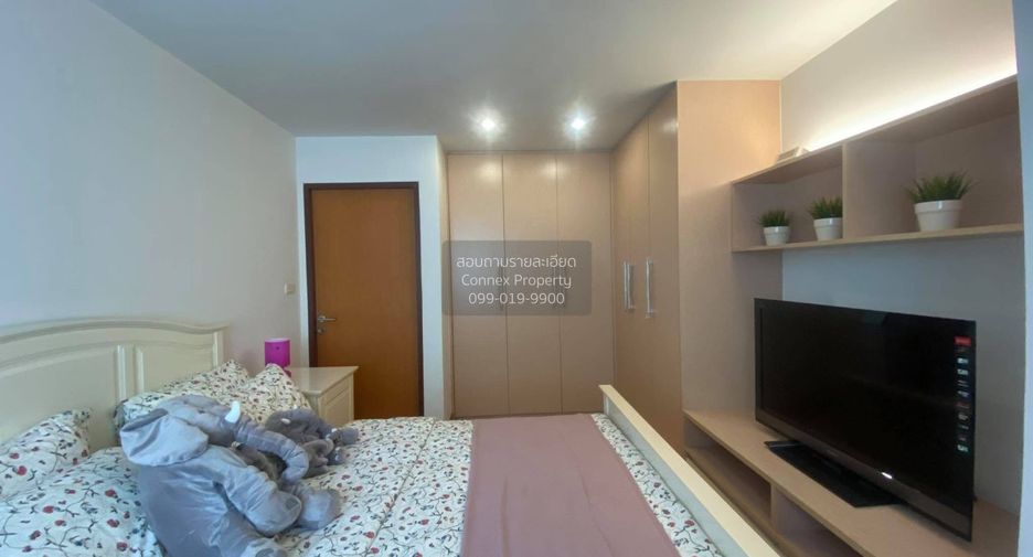 À louer 3 chambres condo à Phra Khanong, Bangkok