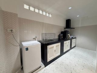 Reihenhaus zur Miete mit 3 Zimmer in Phra Khanong, Bangkok