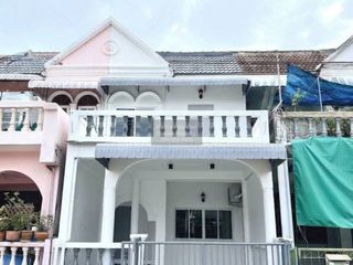 Reihenhaus zur Miete mit 3 Zimmer in Phra Khanong, Bangkok