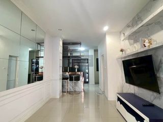 For rent 3 bedrooms townhouse in Bang Khae, Bangkok
