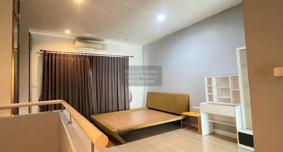 For rent 3 bedrooms townhouse in Bang Khae, Bangkok