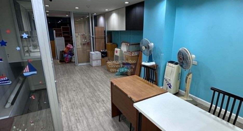 Gewerbefläche zur Miete mit 1 Zimmer in Bang Rak, Bangkok