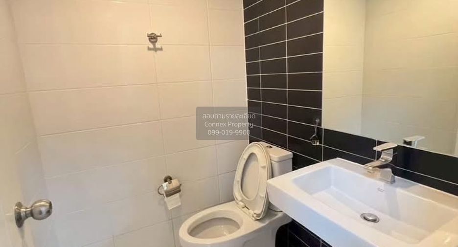For rent 3 bedrooms townhouse in Bang Khae, Bangkok