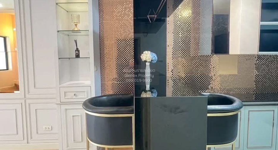 For rent 3 bedrooms townhouse in Bang Khae, Bangkok