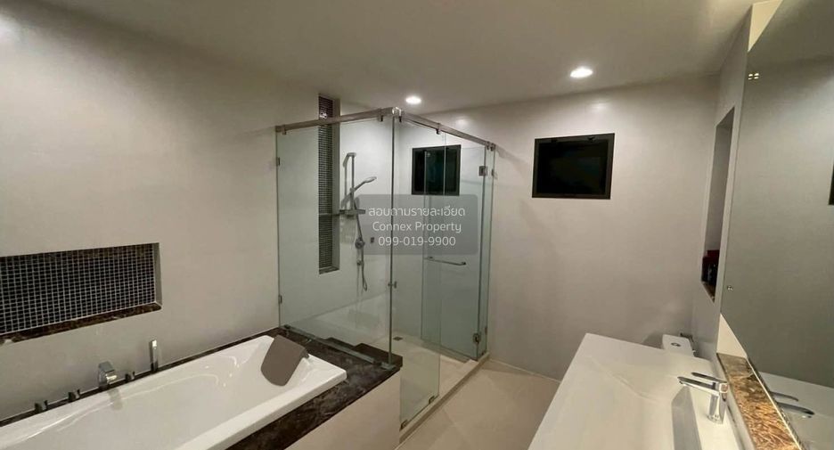 Casa en alquiler de 4 habitaciones en Bang Kapi, Bangkok