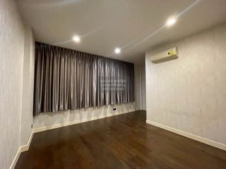 Casa en alquiler de 4 habitaciones en Bang Kapi, Bangkok